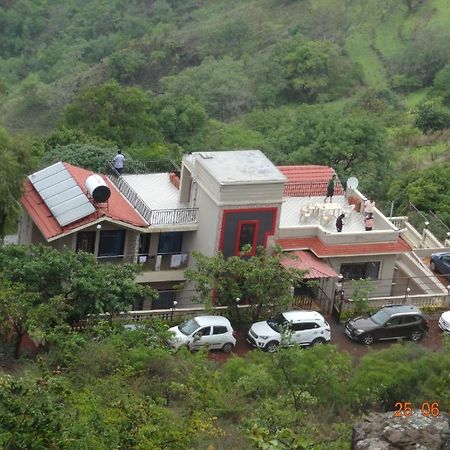 Malhar Bungalow Панчгани Екстериор снимка