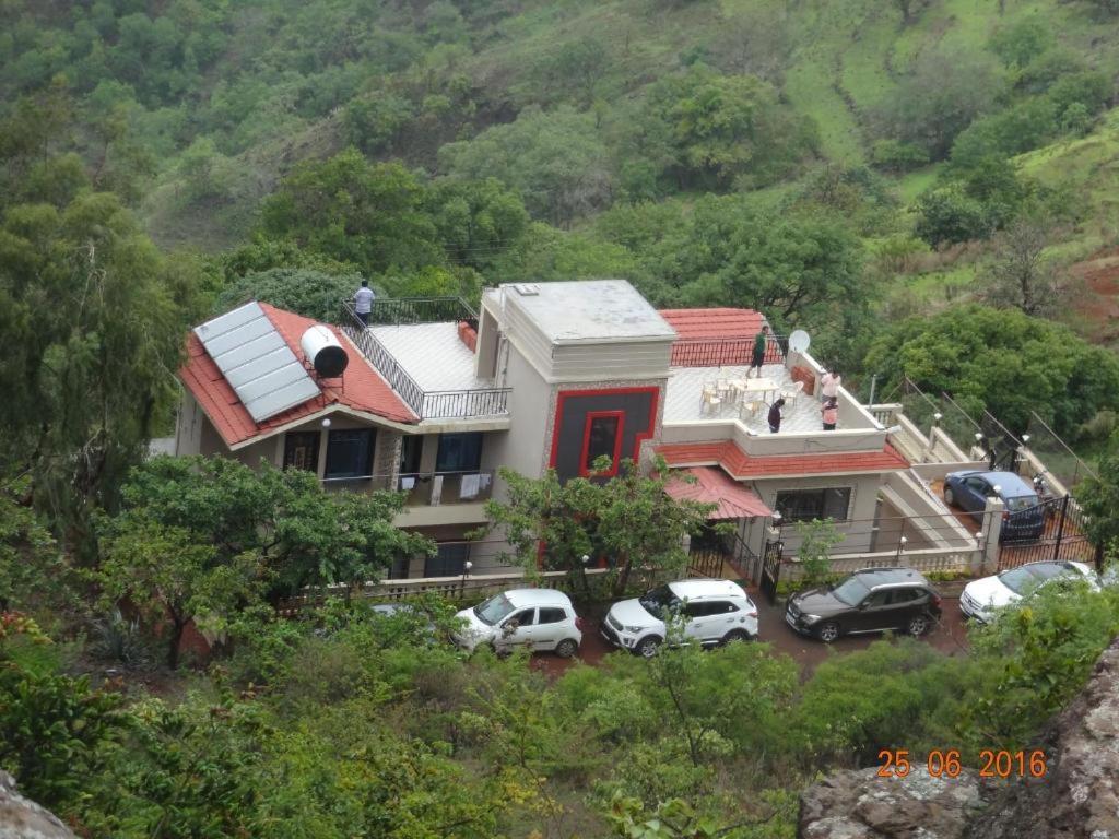 Malhar Bungalow Панчгани Екстериор снимка