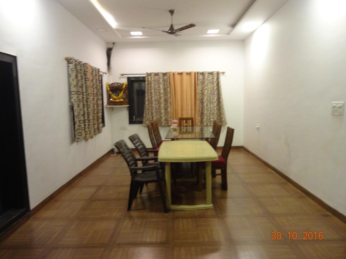Malhar Bungalow Панчгани Екстериор снимка