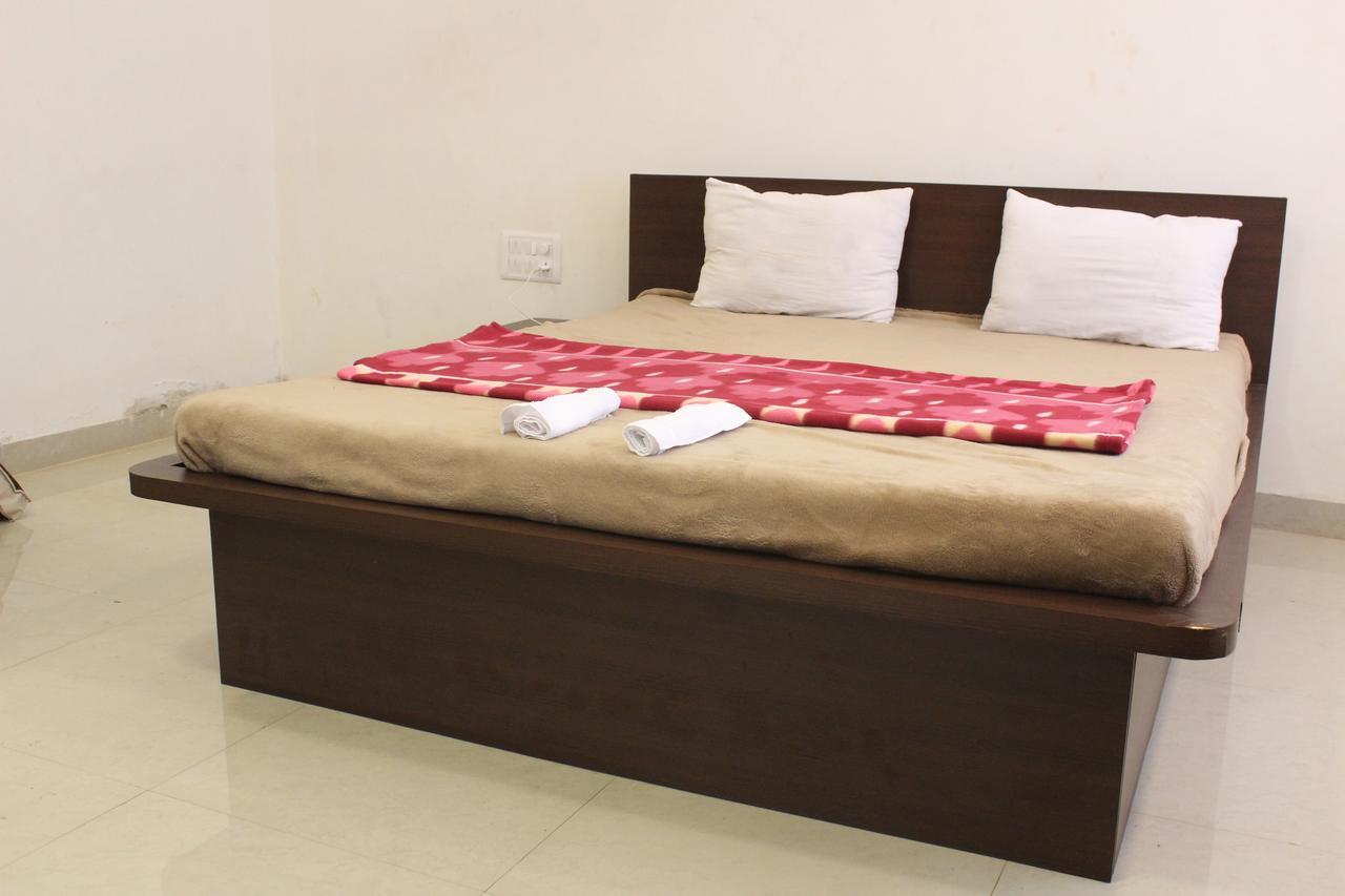 Malhar Bungalow Панчгани Екстериор снимка