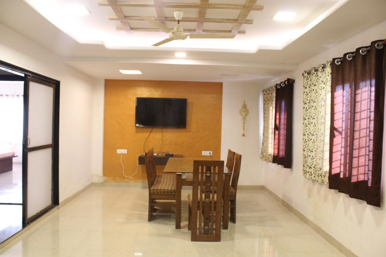 Malhar Bungalow Панчгани Екстериор снимка