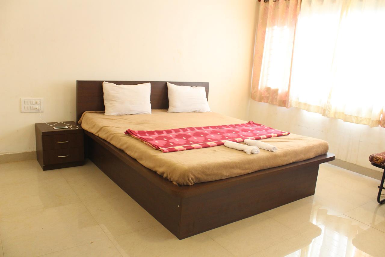 Malhar Bungalow Панчгани Екстериор снимка