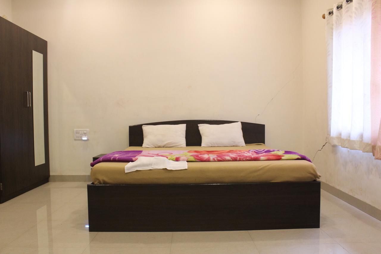 Malhar Bungalow Панчгани Екстериор снимка