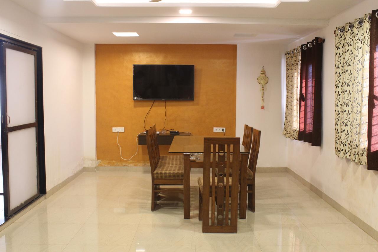 Malhar Bungalow Панчгани Екстериор снимка