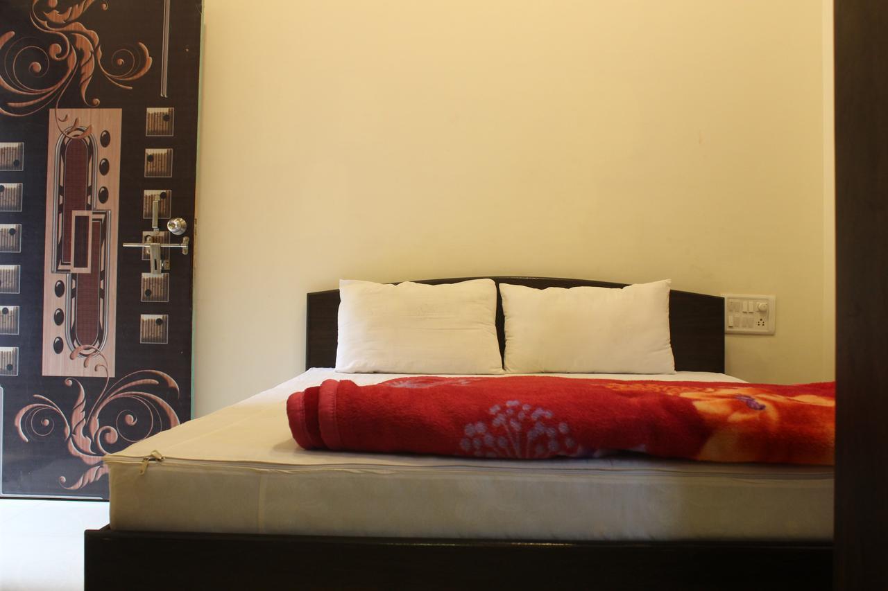 Malhar Bungalow Панчгани Екстериор снимка