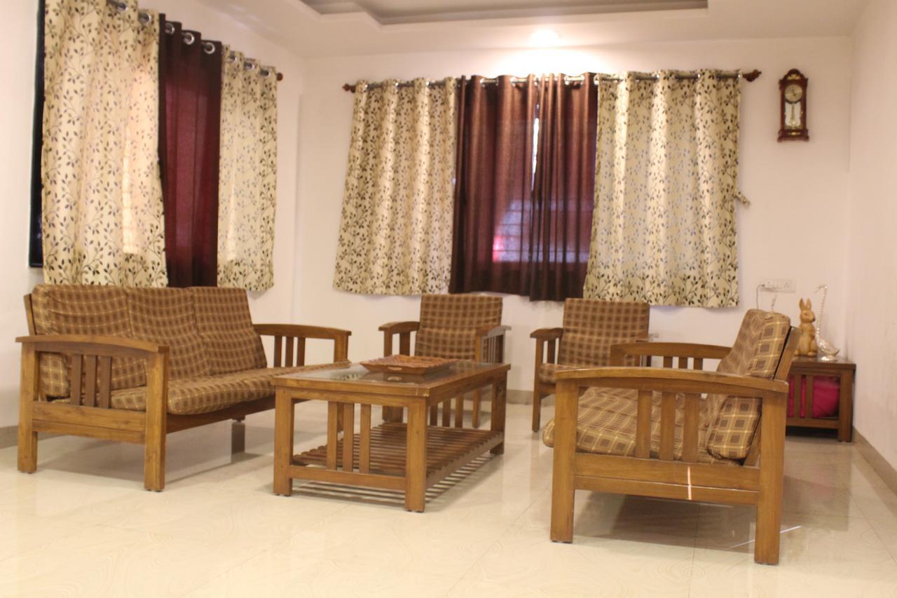 Malhar Bungalow Панчгани Екстериор снимка