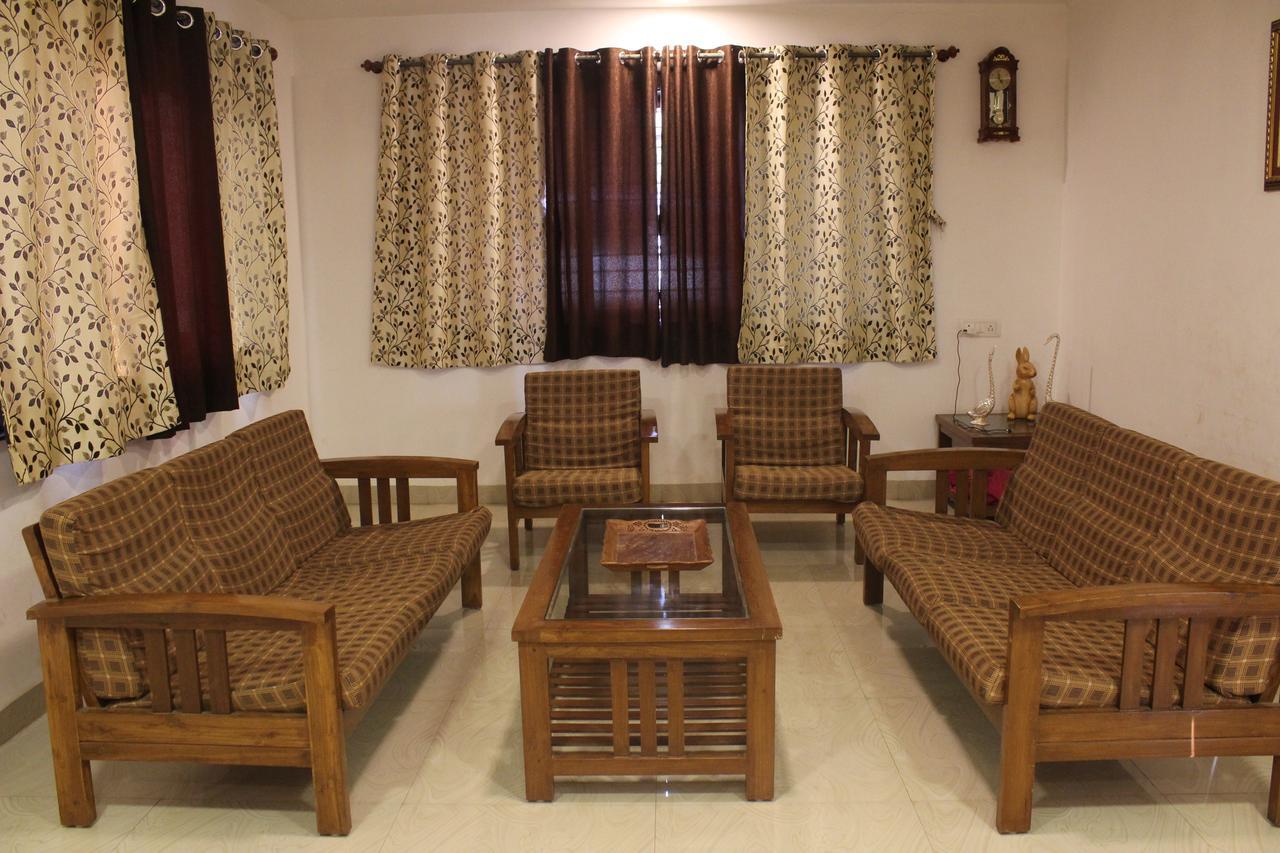 Malhar Bungalow Панчгани Екстериор снимка